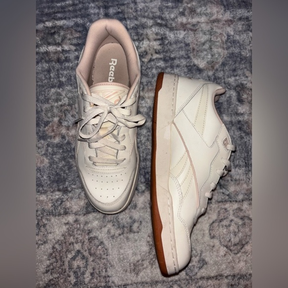 Reebok Reebok BB 4000 II sneakers! Women’s size 11